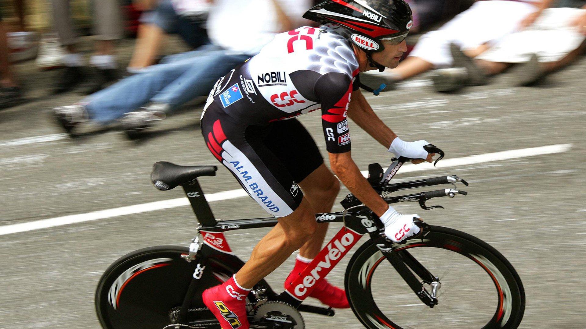 德甲联赛激战正酣,拜仁慕尼黑与多特蒙德上演巅峰对决